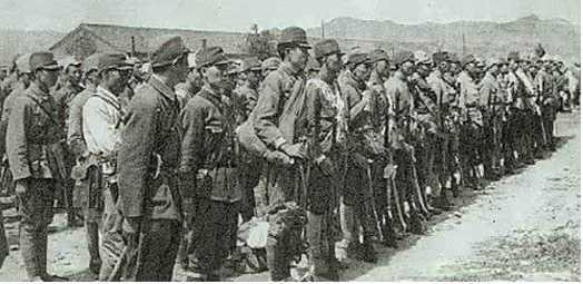 中国是怎么处理日本投降后的伪军？