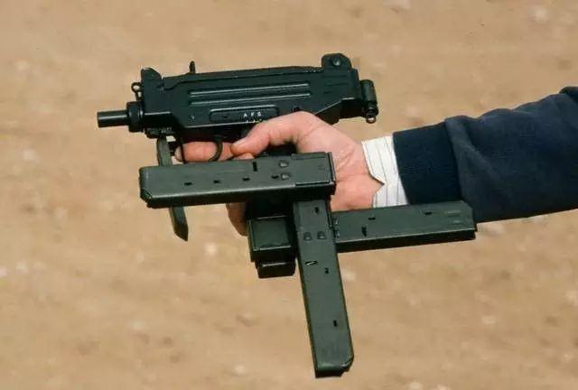 为什么说以色列乌兹冲锋枪是“土匪专用枪”？