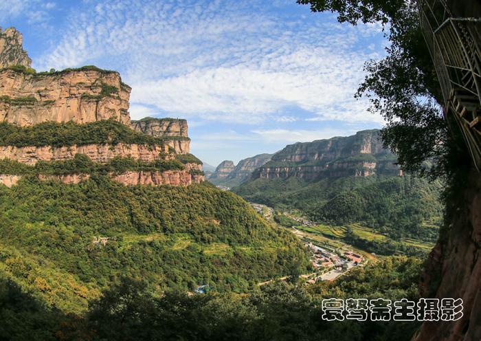 走过王相岩的悬空栈道，去张家界走玻璃桥真不害怕了