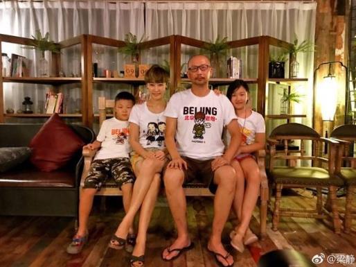 《极致追击》9.30全球上映，梁静与马共舞写真大片