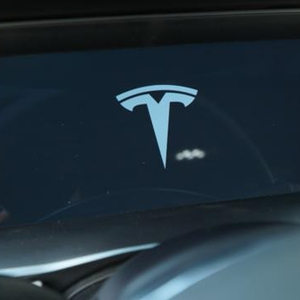 手机视频怎么投屏到特斯拉屏幕 w300h300t50a08.jpg