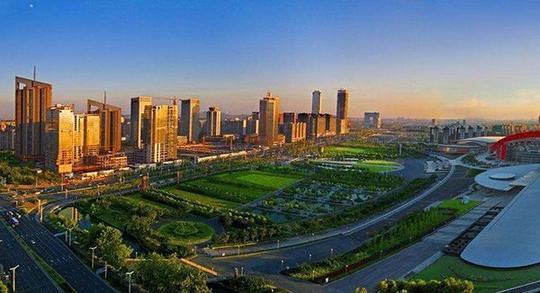 南京河西奥体，这里是南京的顶级富人区，全国九大富人区之一