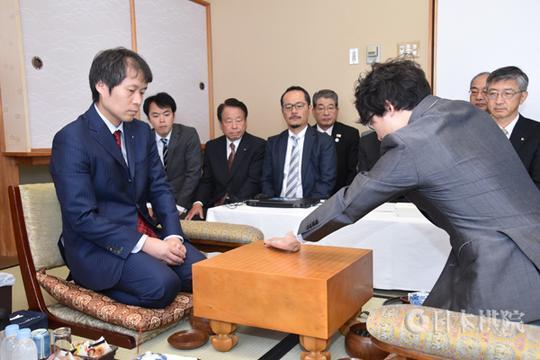 日本名人战第三局井山裕太反超高尾绅路