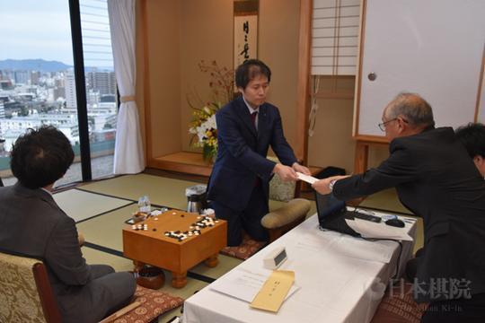 日本名人战第三局井山裕太反超高尾绅路