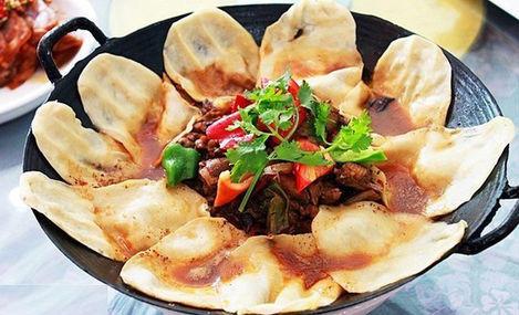 安徽地锅鸡，比东北铁锅炖好吃百倍！铁锅炖上不了“台面”！