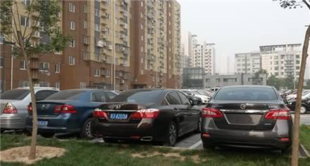 北京五环8万一平的别墅，里面豪车五花八门，就连五菱宏光都有！