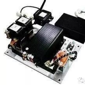 电动汽车电机控制器结构 w300h300t50082.jpg