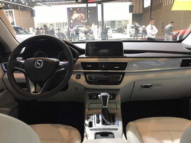 实拍汉腾X5登陆南京车展，开启紧凑级SUV新篇章！
