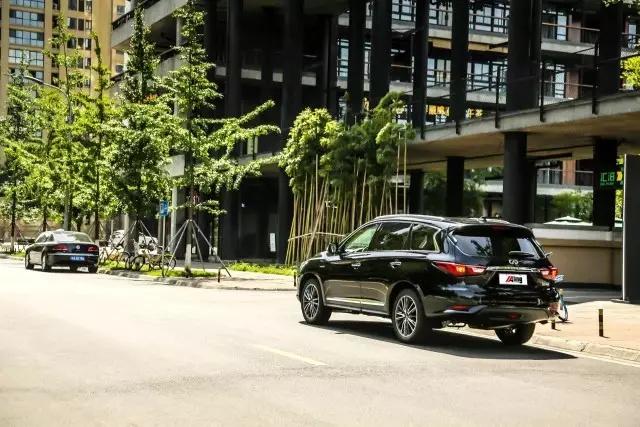 英菲尼迪QX60混动版，省油又顾家的好“爸爸”