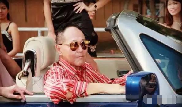 他花5亿为女儿招婿，香港女星任他摆布如今1500万的豪车代步