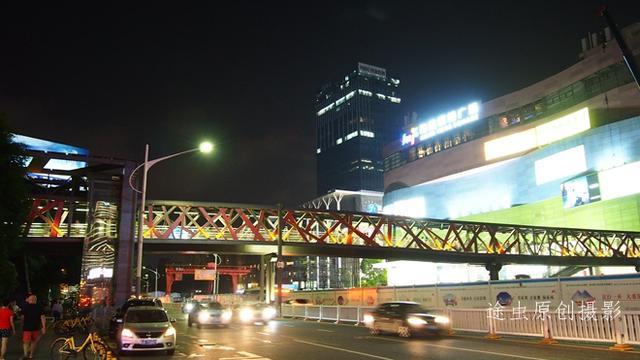 深圳这座人行天桥长达380米，配置豪华夜景太美引人驻足