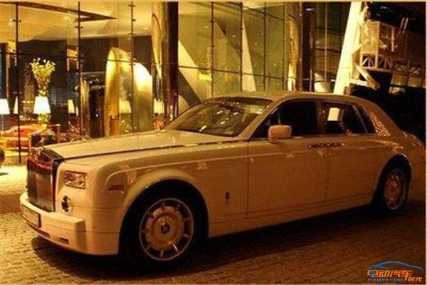 迪拜出租车，悍马、迈巴赫、劳斯莱斯只要5元起