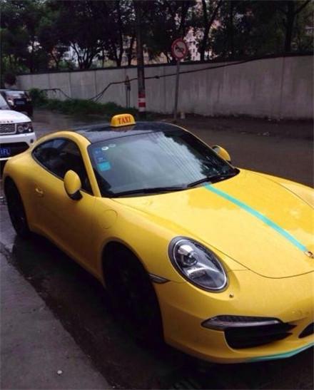 重庆换出租车了！车标国人最爱，网友调侃：这牌子就该用豪车！