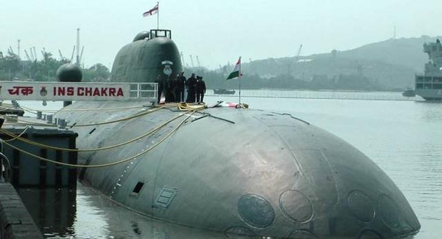 常规潜艇港口爆炸，核潜艇撞坏声呐，印度潜艇部队水平值得怀疑！