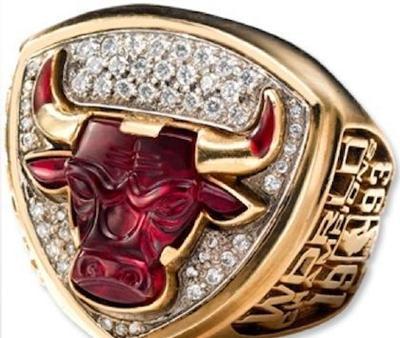 NBA十大颜值最高的总冠军戒指，公牛骑士的亮眼，勇士队华丽