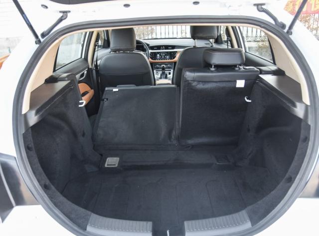 吉利推最新跨界SUV，配置超高，预计八万起售，同级无对手！