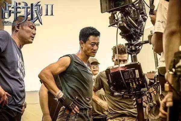 艺人转行当导演，吴京《战狼2》最成功，最失败是李晨！