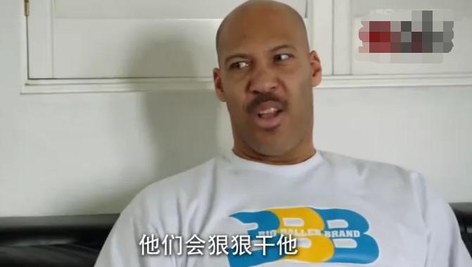 疯狗防守！球哥被贝弗利教做人：你爹太狂，我要教训你！