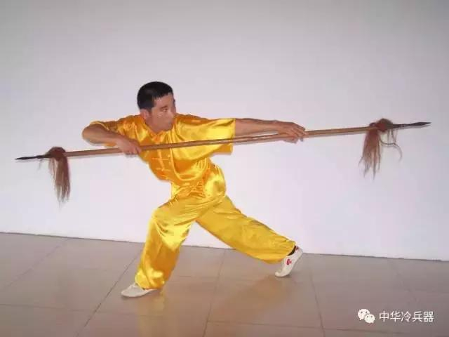 拥有超高作战率，能够左右击刺的中国古兵：双头枪