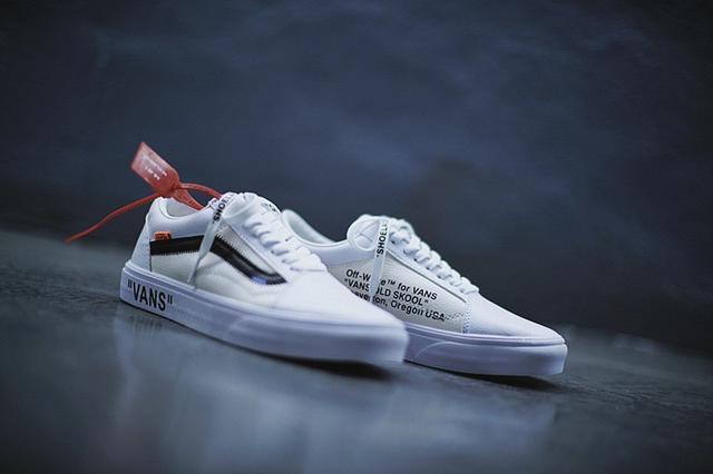 Revenge x storm和vans x supreme选择哪个呢？