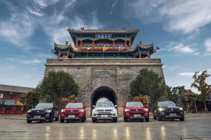 见证新势力崛起 中国汽车新媒体联盟走进汉腾汽车