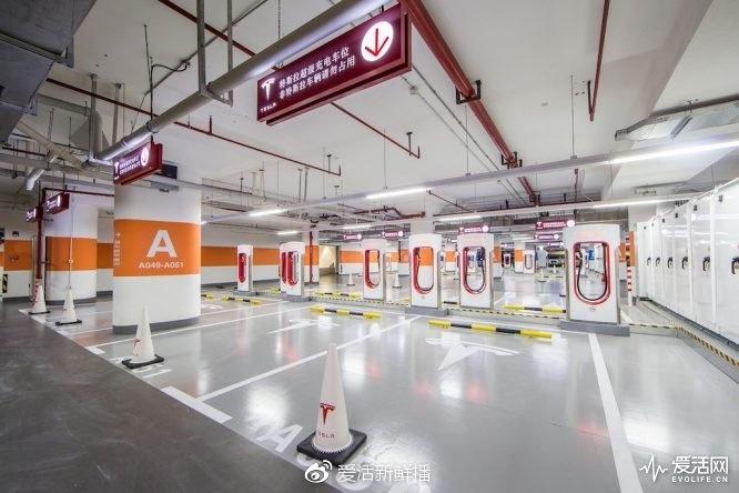 50台超级充电桩就位 全球最大特斯拉超级充电站落户上海
