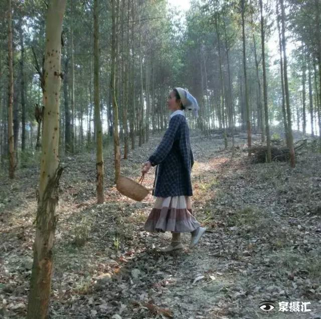 独居泉州山林灰姑娘失恋疗伤,引网友热烈反响,这下全国出名了!