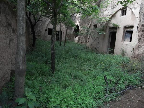 农村土窑洞，仿诸葛亮八卦图设计进去都出不来