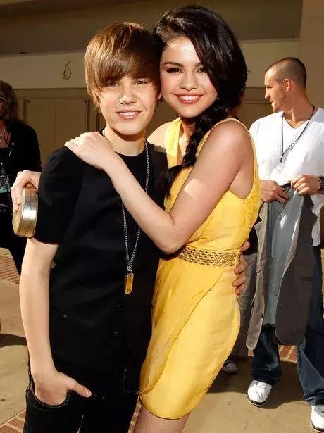 10年13恋不肯将就 Justin Bieber和Selena Gomez加州牛排店约会