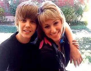 10年13恋不肯将就 Justin Bieber和Selena Gomez加州牛排店约会