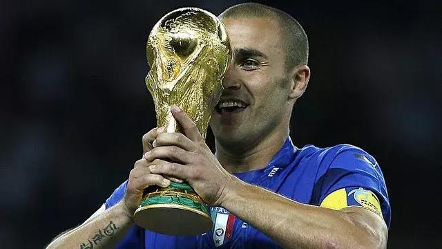 2006世界杯意大利夺冠阵容中还剩7人未退役，其中一人已43岁