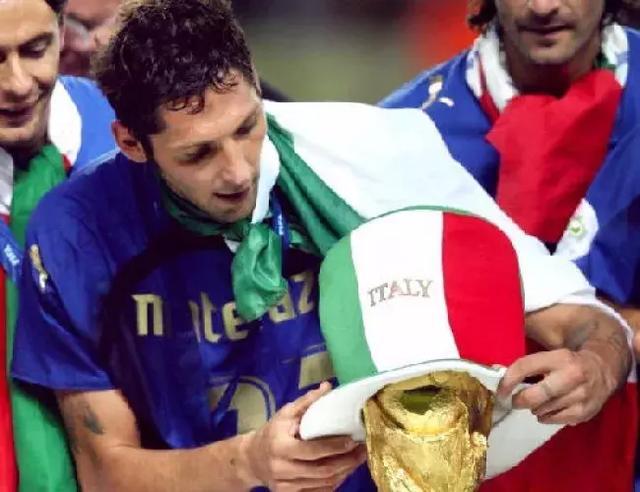 2006世界杯意大利夺冠阵容中还剩7人未退役，其中一人已43岁