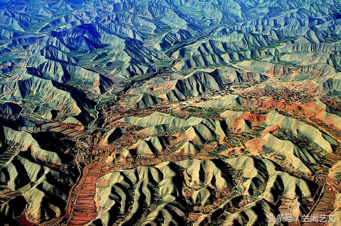 30年前黄土高原的航拍照片，这样的黄土高原，跟你想象里的一样吗