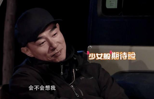 陈小春为什么那么喜欢小泡芙啊？应采儿抱不平：我儿子好可怜