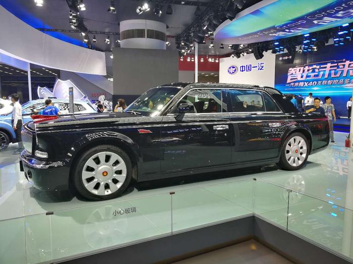 广州车展最耀眼的东方豪车 500万的红旗L5 有钱也不一定买得到
