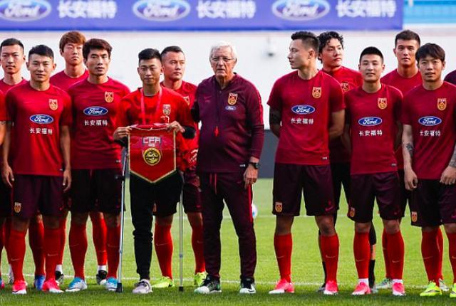 天亮了！20岁中国足球天才获外媒盛赞：赢世界尊重！他只有一条腿