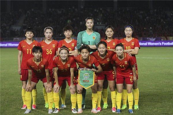 女足0-3惨败！1年集训200天全场才1脚射门，比赛竟没直播