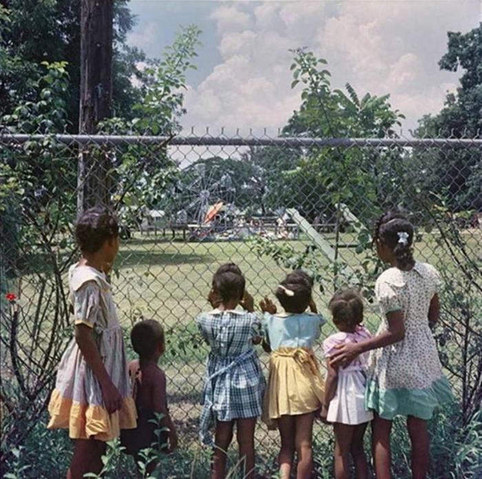 1960年代美国黑人罕见照片，当时许多白人不愿和黑人一起读书