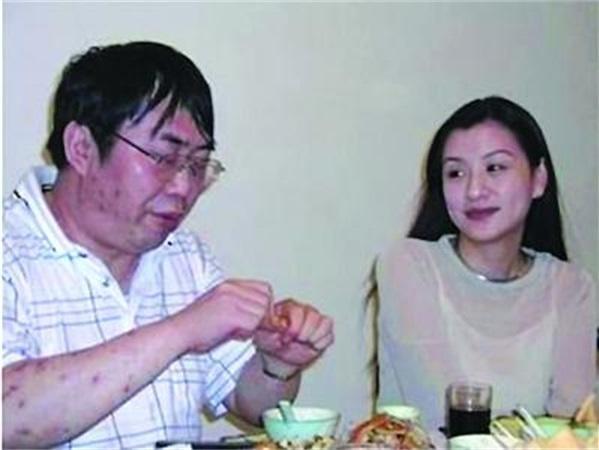 要脸？65岁聂卫平造人成功狂夸新任娇妻：3个媳妇中你最棒！