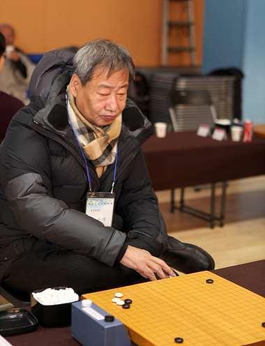 世界二冠王姜东润获业余冠军 遭棋迷炮轰