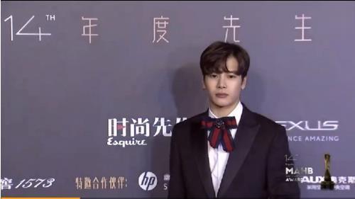 2017时尚先生：陈柏霖比杨洋帅多了，张艺兴的耳环真的闪耀全场！