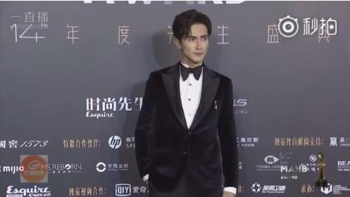 2017时尚先生：陈柏霖比杨洋帅多了，张艺兴的耳环真的闪耀全场！