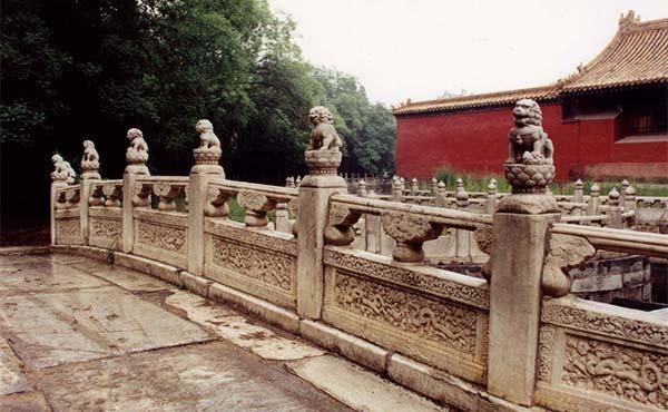 中国最神秘的两处狮子像，一霸一邪，几百年无人敢碰，至今仍敬畏