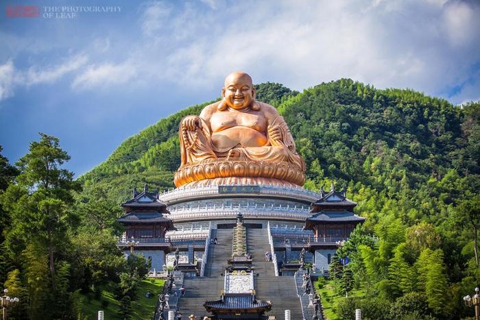 浙江奉化雪窦寺，是唯一建有弥勒佛殿的寺庙！