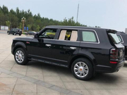 长春偶遇红旗LS5，百万级的越野车，格栅条上有9条龙