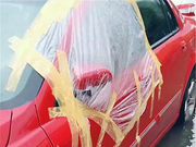 9万桑塔纳现街头，车主为避