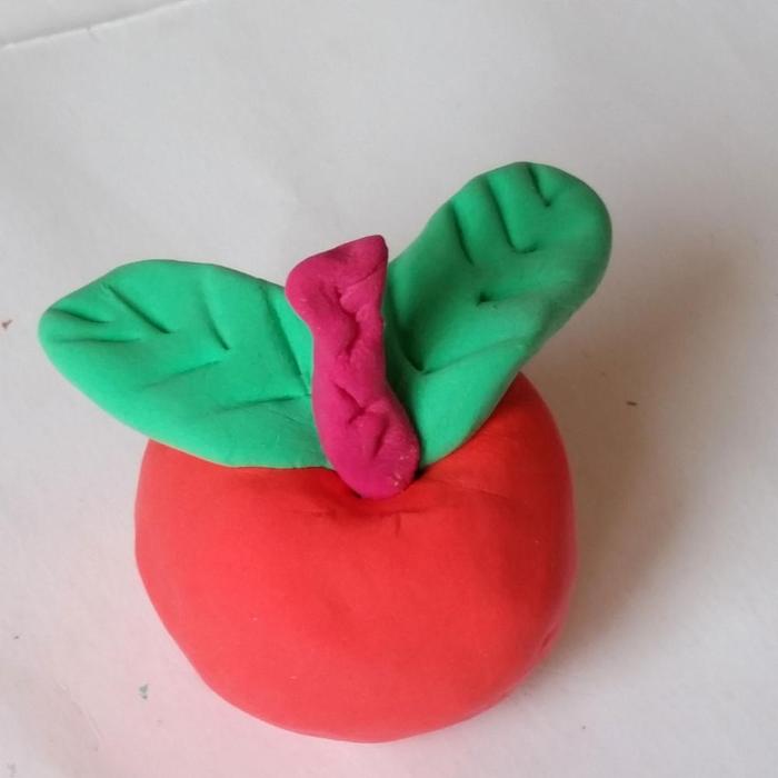 红苹果幼儿手工橡皮泥制作教程 如何用彩泥做一只漂亮的红苹果步骤