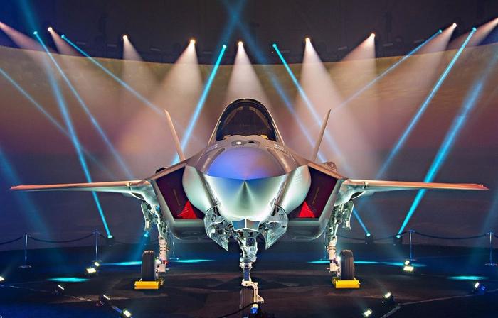 F-35隐形战机率先入驻中东 这国又要成为美国的兵？
