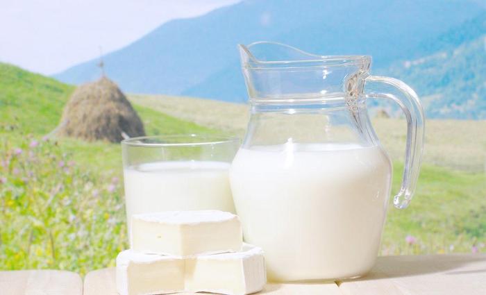 把牛奶和它一起蒸着吃，能让你的肌肤水嫩，更加年轻！