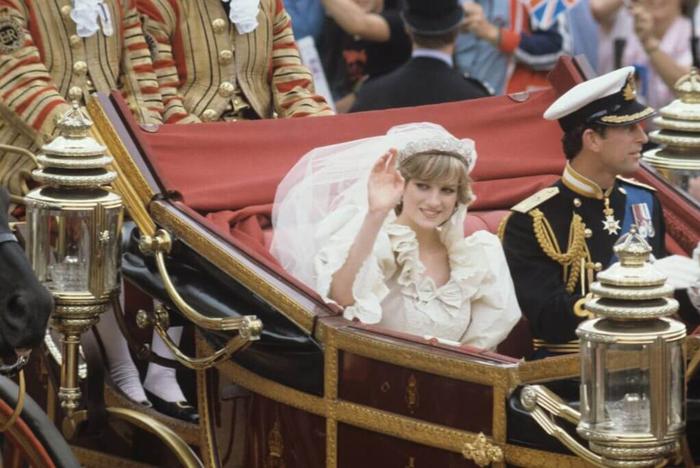 戴安娜王妃那场世纪婚礼的10张珍贵照片